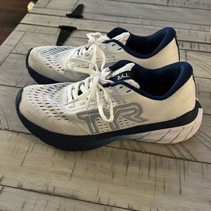 TYR RD-1 running women’s 7.5 Shoe